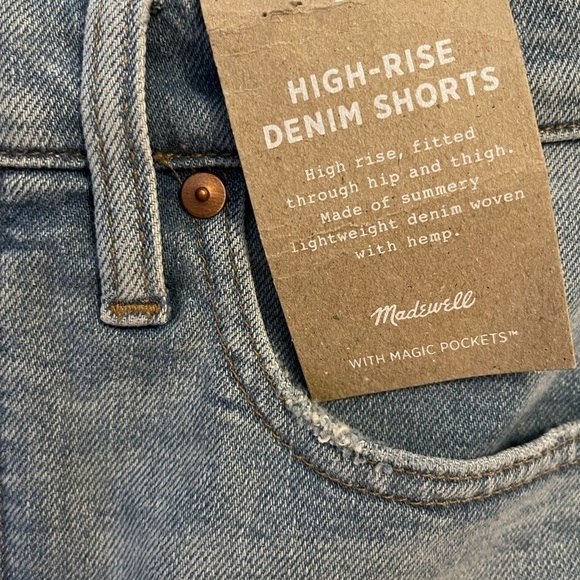 NWT MADEWELL High Rise Denim Shorts Raw Hem Light Wash, Size 24 - Picture 5 of 6